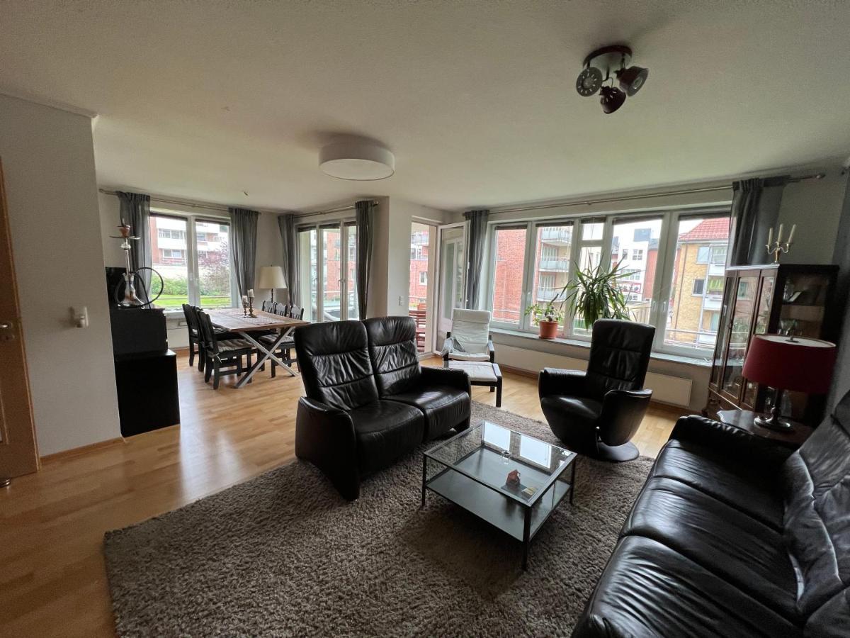 Zwischen Draegerpark Und Dem Stadtpark Apartment Lubeck Exterior photo